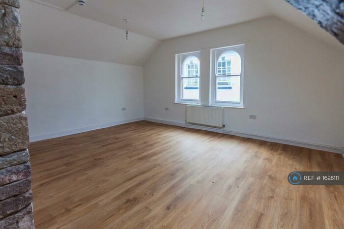 2 Bedroom Flat To Rent In Church Street, Monmouth, NP25