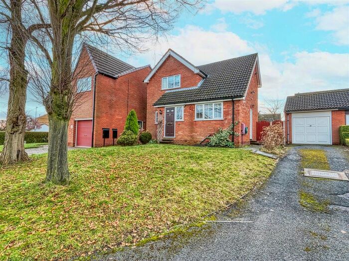 3 Bedroom Detached House To Rent In Athol Close, Walton, Chesterfield, Derbyshire, S42