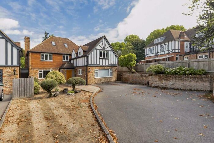 5 Bedroom Terraced House To Rent In Hendon Avenue, Finchley, N3