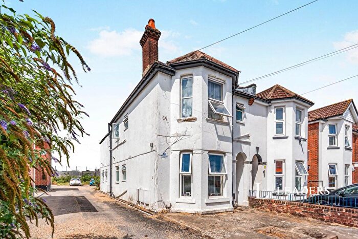 Apartment To Rent In Suffolk Avenue, SO15