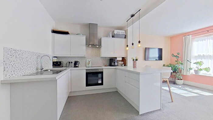 1 Bedroom Flat For Sale In St. Johns Road, Margate, CT9 - Photo 3