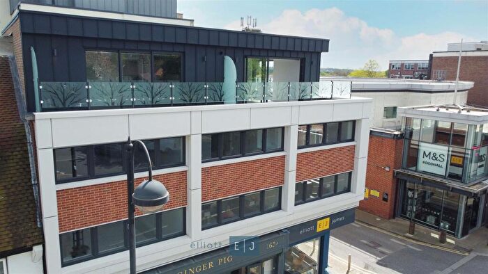 1 Bedroom Apartment To Rent In High Road, Loughton, IG10