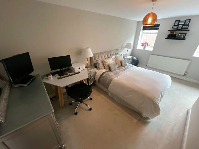 2 Bedroom Apartment To Rent In Wilmslow Road, Didsbury, M20