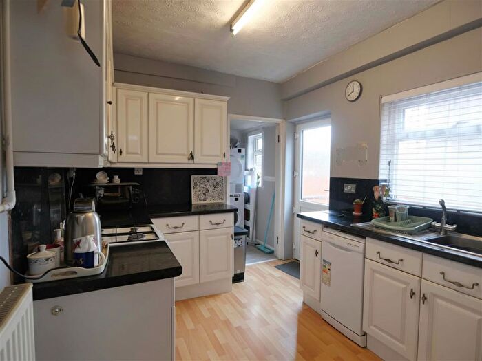 3 Bedroom Semi Detached House For Sale In Jute Road, York, YO26