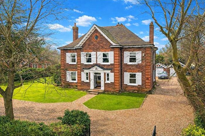5 Bedroom Detached House For Sale In Scartho Road, Grimsby, DN33
