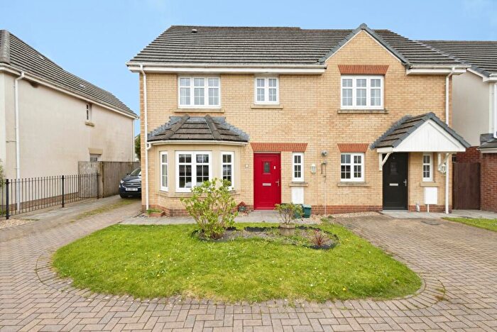 3 Bedroom Semi-Detached House For Sale In Cysgod Yr Ysgol, Gorslas, Llanelli, Carmarthenshire, SA14