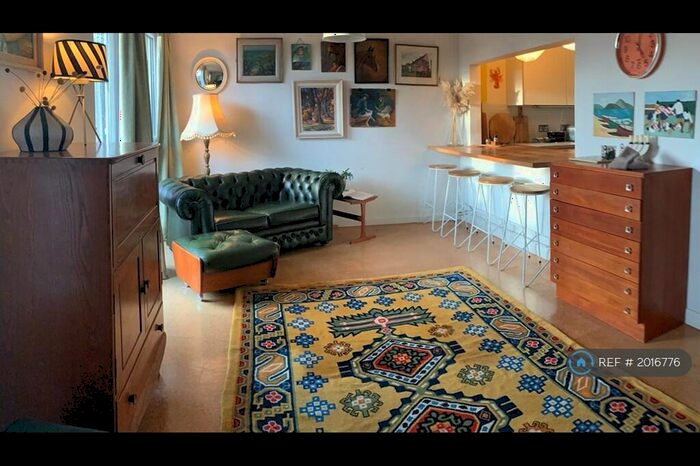 3 Bedroom Maisonette To Rent In Elmbridge Walk, London, E8