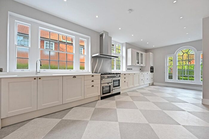 7 Bedroom Detached House To Rent In Winnington Road, London, N2