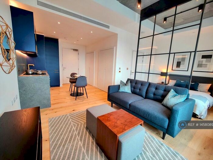 Studio To Rent In Douglass Tower, London, E14