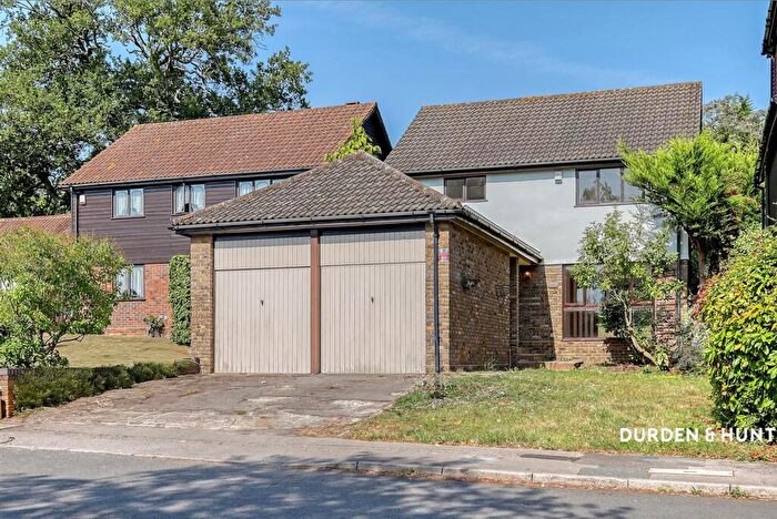 4 Bedroom Detached House To Rent In Kynance Close, Romford, RM3