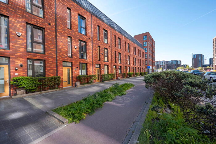 3 Bedroom Terraced House For Sale In Oldfield Road, Salford, M5