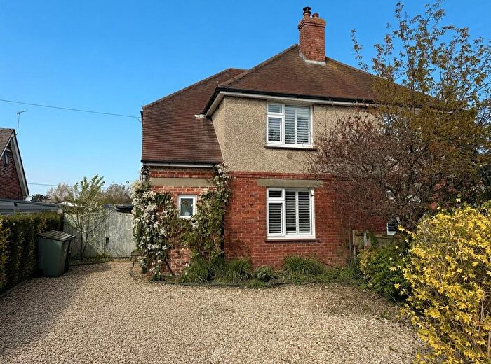 3 Bedroom Semi-Detached House For Sale In East View Road, Ringwood, BH24