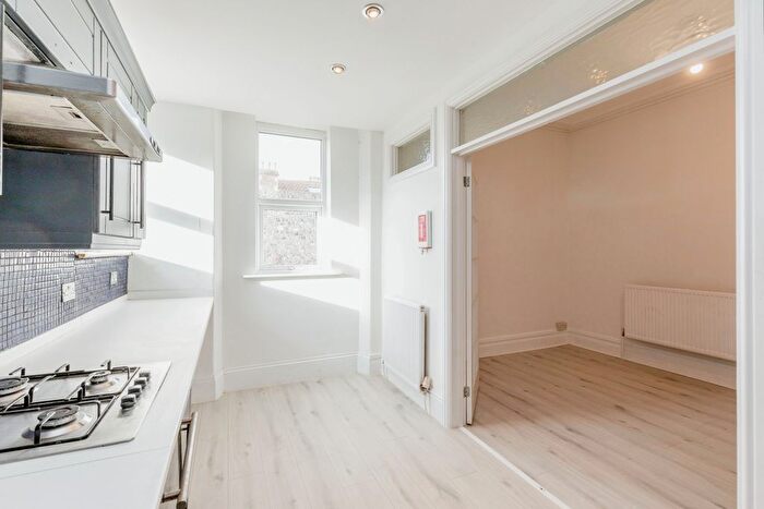 2 Bedroom Flat To Rent In Clifton Road, Weston-Super-Mare, BS23