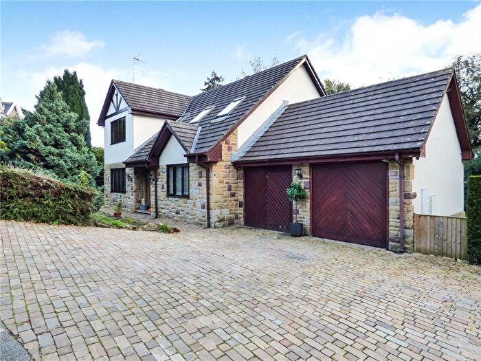 3 Bedroom Detached House To Rent In The Willows, Baildon, Shipley, West Yorkshire, BD17