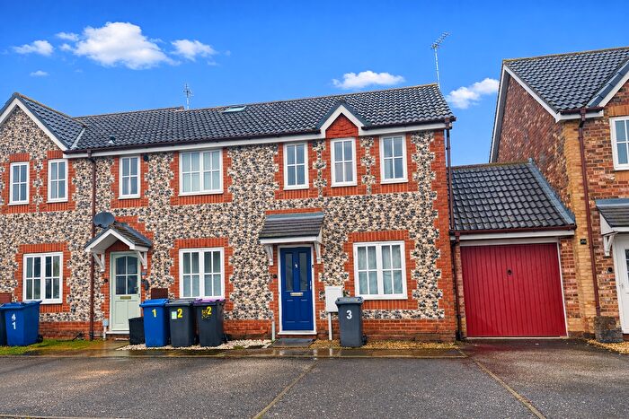 2 Bedroom Property To Rent In Ullswater Close, Nottingham, NG2