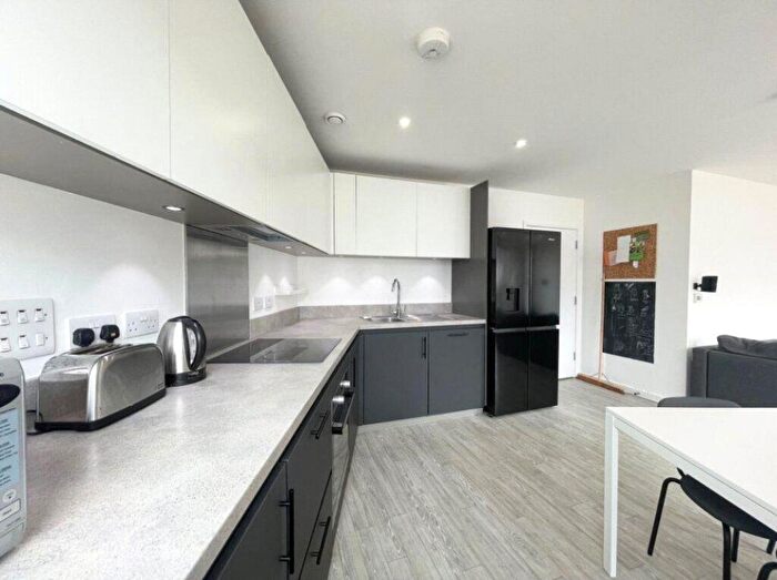 3 Bedroom Property To Rent In Albert Street, London, NW1