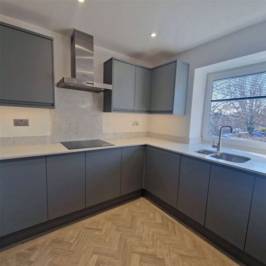 2 Bedroom Flat To Rent In Alma Road, Windsor, Berkshire, SL4