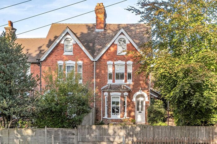 4 Bedroom Semi-detached House For Sale In High Path, Easebourne, GU29