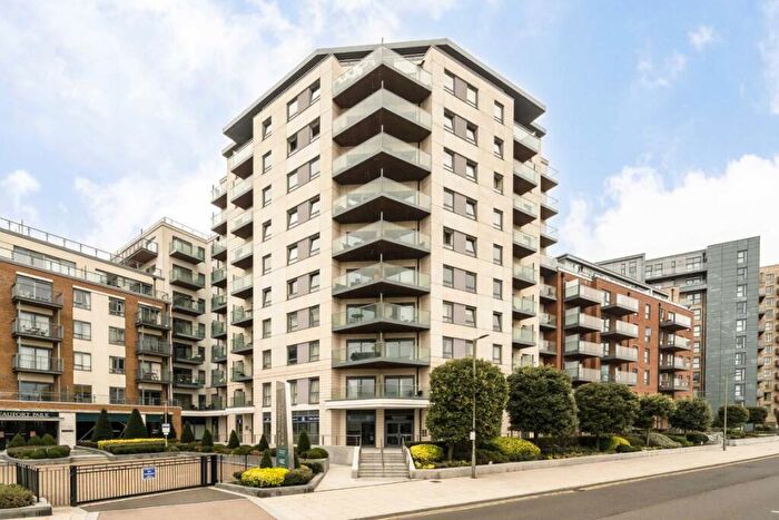 2 Bedroom Flat For Sale In Aerodrome Road, London, NW9