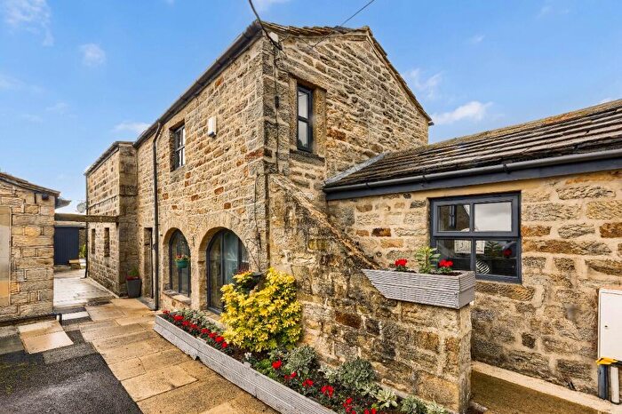 2 Bedroom Detached House To Rent In Apperley Lane, Bradford, West Yorkshire, BD10