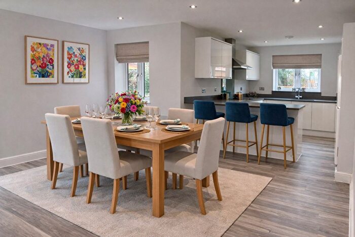 4 Bedroom Detached House For Sale In Meadow View, Aldermaston Road, Pamber End, Tadley, RG26