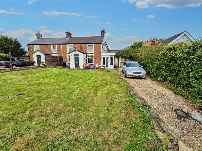 3 Bedroom Semi-Detached House For Sale In Felindre Road, Pencoed, Bridgend, CF35