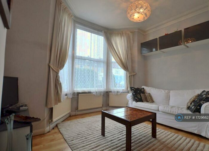 1 Bedroom Flat To Rent In Wordsworth Road, London, SE20