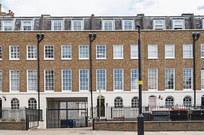 2 Bedroom Flat To Rent In Kingsland Road, Dalston, E8