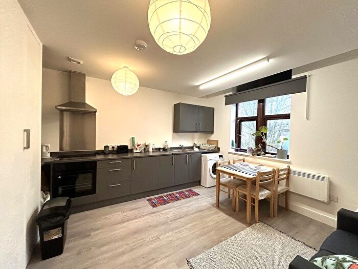 2 Bedroom Flat To Rent In Villiers Road, Dollis Hill, London, NW2