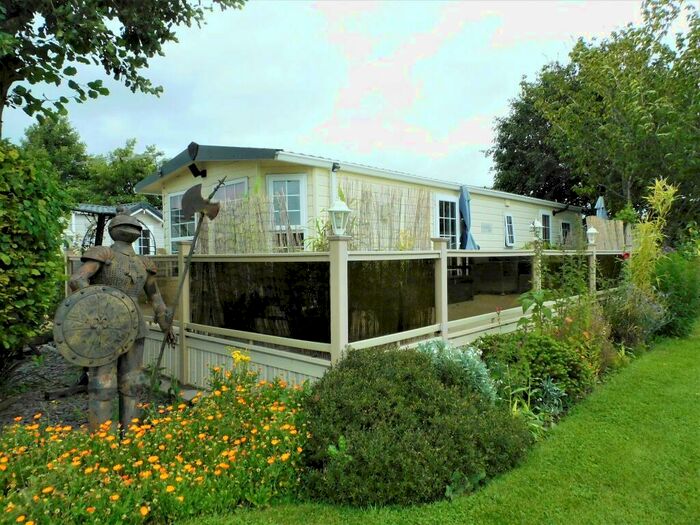 2 Bedroom Mobile Home For Sale In Heron Cottage Park, Frostley Gate, Holbeach, PE12