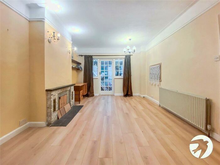 4 Bedroom Semi-Detached House To Rent In Archery Road, Eltham, London, SE9