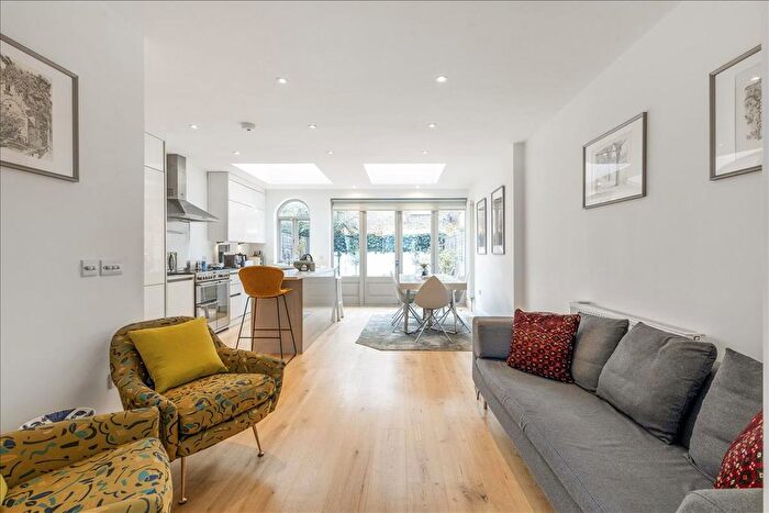 4 Bedroom Terraced House For Sale In Rannoch Road, Hammersmith, London, W6