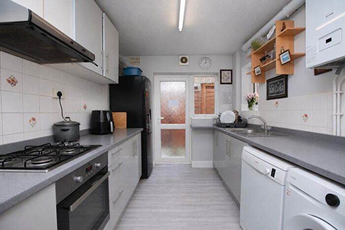 House Of Multiple Occupation To Rent In Stocton Road, Guildford, Surrey, GU1