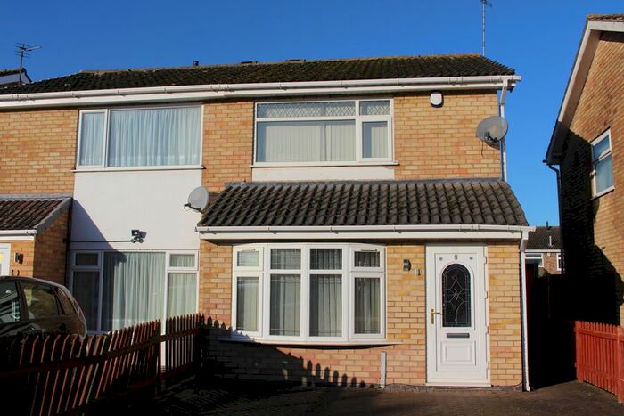 3 Bedroom Semi-Detached House To Rent In Kincraig Road, Leicester, LE4