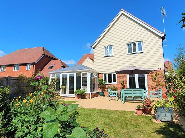 4 Bedroom Detached House For Sale In Kingfisher Place, Chartham, CT4