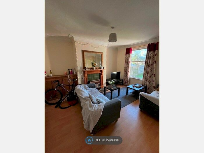 5 Bedroom Semi-Detached House To Rent In St. Michaels Terrace, Leeds, LS6