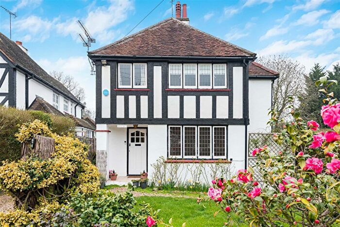 4 Bedroom Detached House To Rent In The Rose Walk, Radlett, WD7