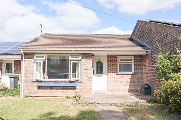 1 Bedroom Bungalow To Rent In Mendip Close, Yatton, Bristol, BS49