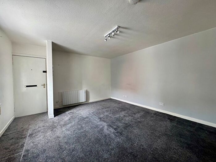 1 Bedroom Studio To Rent In South Street, Perth, PH2