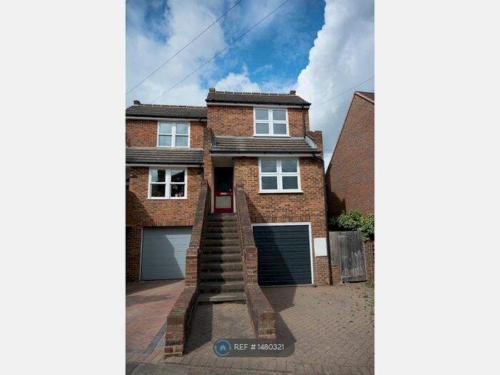 3 Bedroom Semi-Detached House To Rent In Eversley Road, Surbiton, KT5