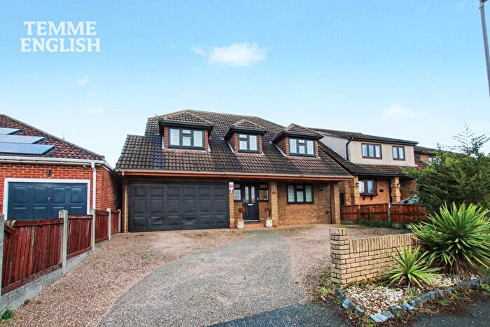 5 Bedroom Detached House For Sale In Highlands Road, Bowers Gifford, SS13
