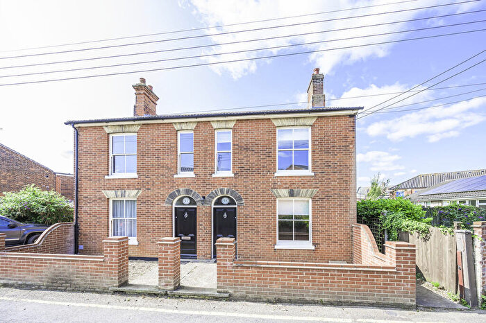 2 Bedroom Semi-Detached House To Rent In Fair Close, Beccles, NR34