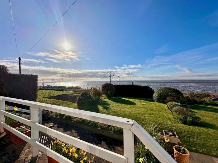 2 Bedroom Detached House For Sale In Undercliff Gardens, Leigh-On-Sea, SS9
