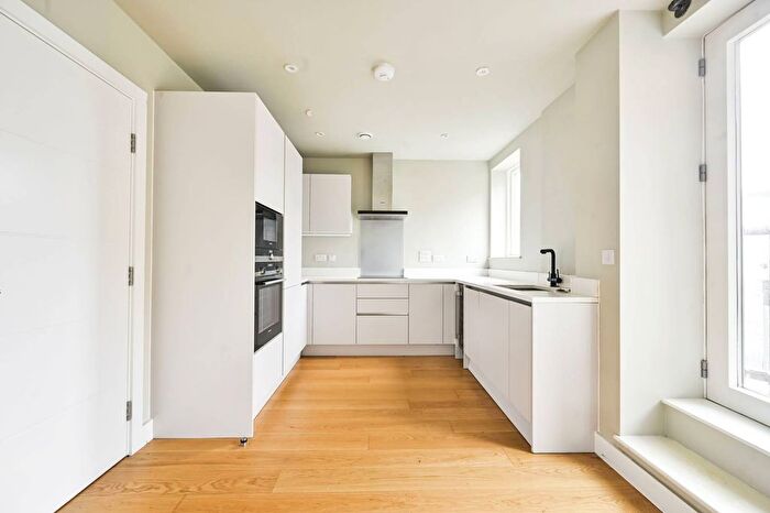 1 Bedroom Flat To Rent In Tollgate Gardens, Maida Vale, London, NW6