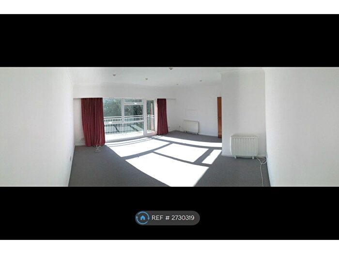2 Bedroom Flat To Rent In Horseshoe Court, Bournemouth, BH1