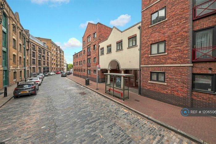 2 Bedroom Maisonette To Rent In Prospect Place, London, E1W