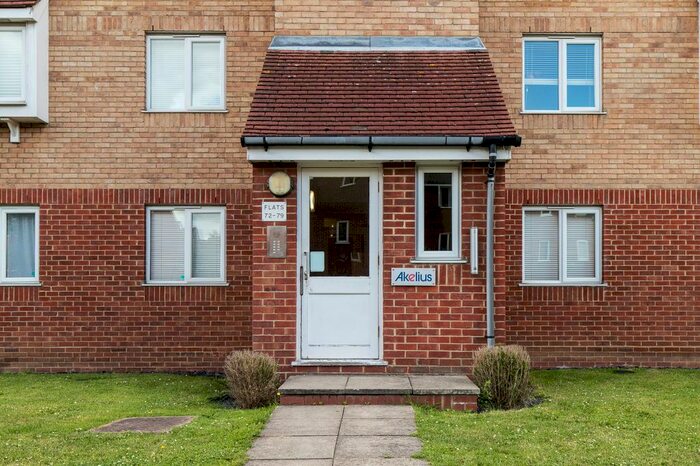 1 Bedroom Flat To Rent In Dunnock Close, London, N9