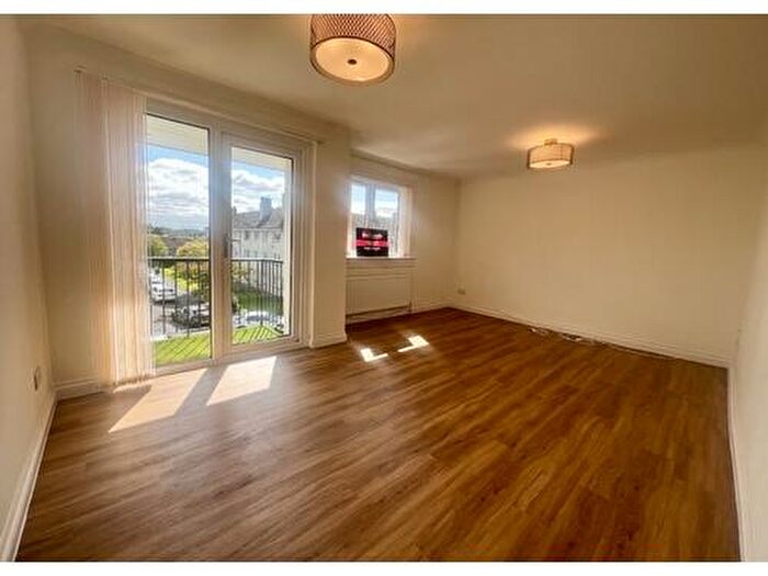 2 Bedroom Flat To Rent In Aikman Place, East Kilbride, G74