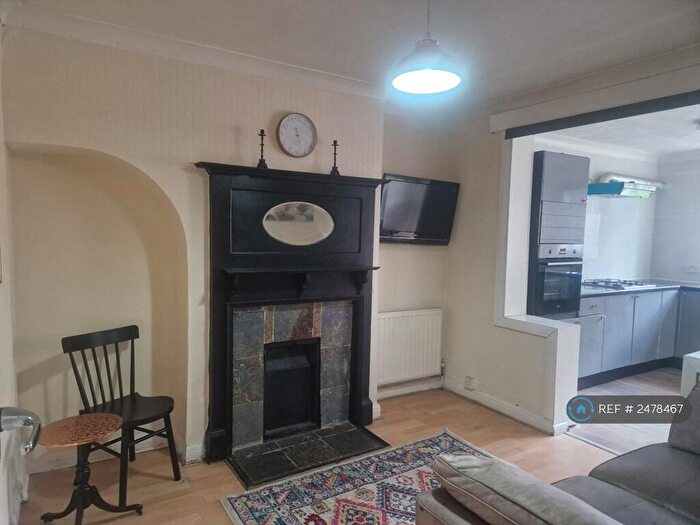 4 Bedroom Terraced House To Rent In Gresham Drive, Romford, RM6