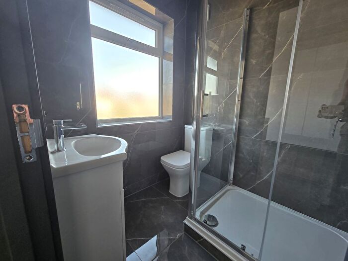 6 Bedroom Semi-Detached House To Rent In Shepiston Lane, Hayes, UB3